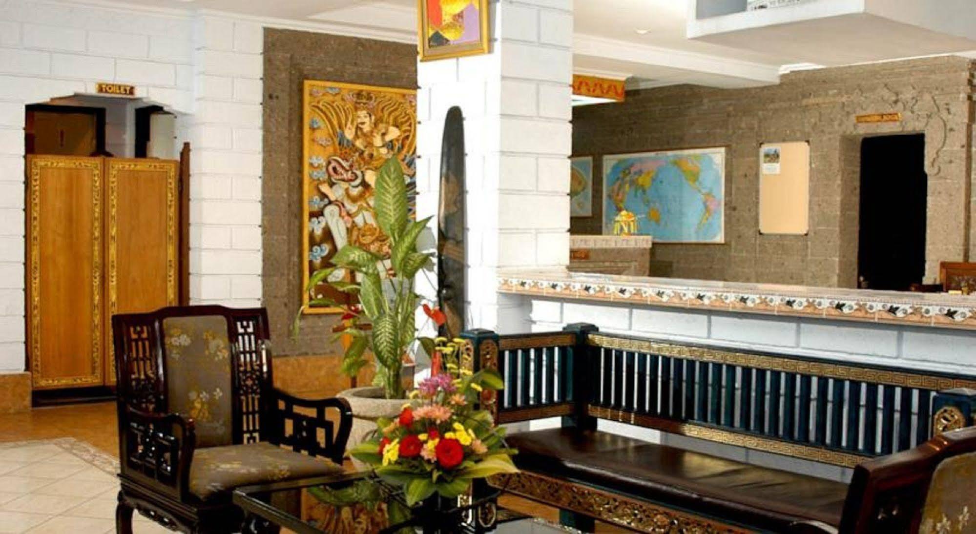 Vilarisi Hotel Legian Exterior foto